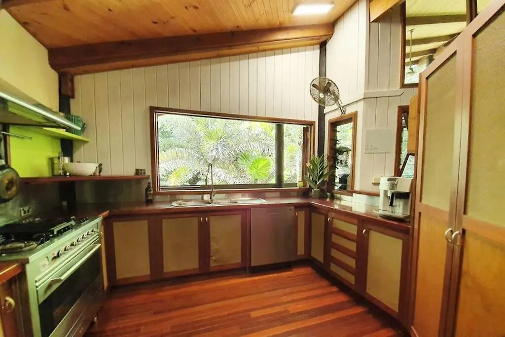 Holiday home Butterfly Bend - 3 Bedroom Daintree Beach House Cow Bay