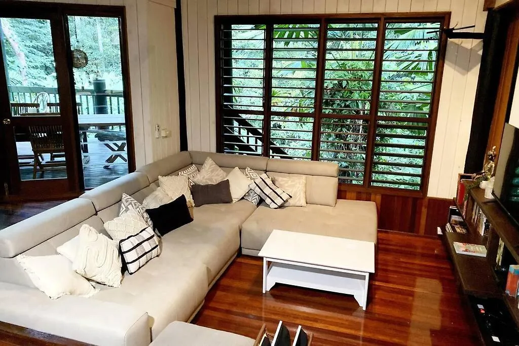Holiday home Butterfly Bend - 3 Bedroom Daintree Beach House Cow Bay Australia