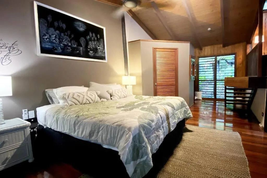 Butterfly Bend - 3 Bedroom Daintree Beach House Cow Bay Holiday home