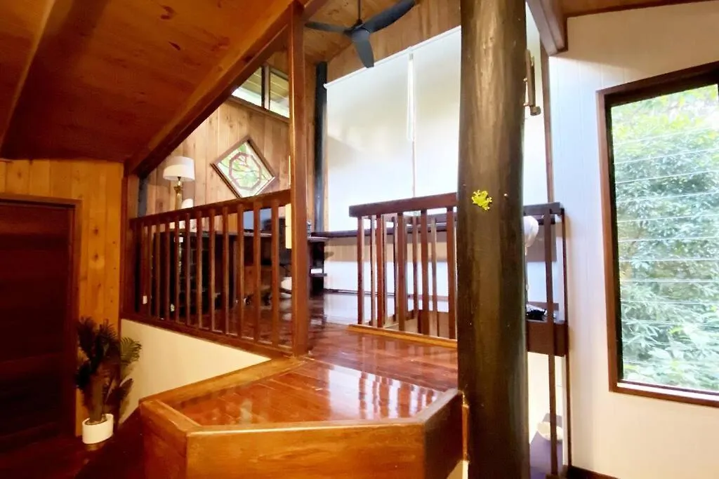 Butterfly Bend - 3 Bedroom Daintree Beach House Cow Bay